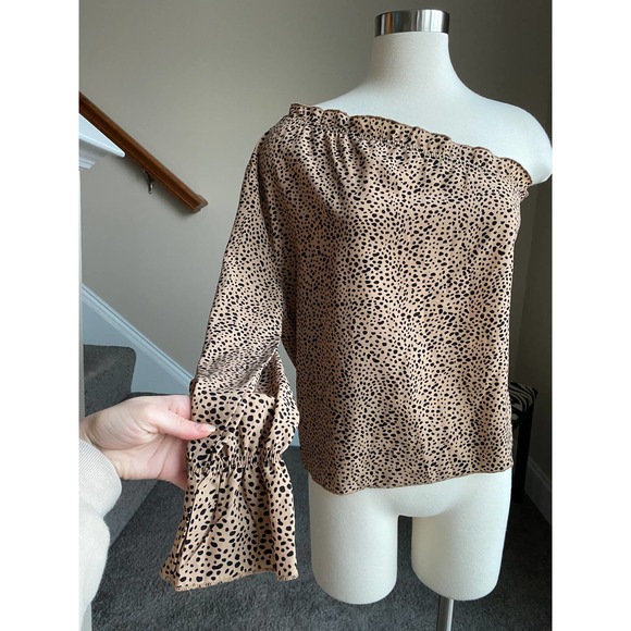 One shoulder leopard long sleeve top, size XS - Picture 2 of 8